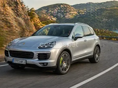 Usado Porsche Cayenne S E-Hybrid Platinum Edition 416 CV (305 kW) 2016 Gris / plata SUV