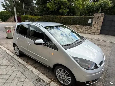 Usado Mitsubishi Colt 95 CV (69 kW) 2008 Blanco Monovolumen