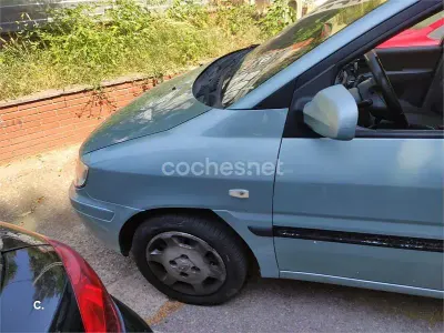 Usado Hyundai Matrix GLS 103 CV (75 kW) 2004 Azul Monovolumen