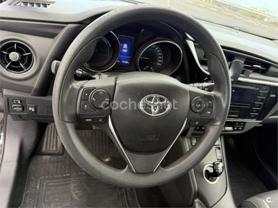 Toyota Auris Hybrid