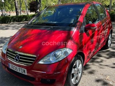 Usado Mercedes A180 Avantgarde 109 CV (80 kW) 2006 Rojo Monovolumen