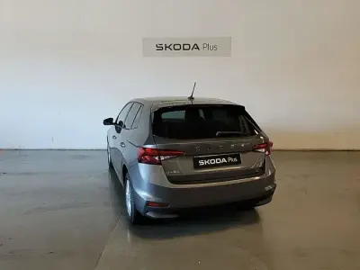 Usado Skoda Karoq SportLine 150 CV (110 kW) 2021 Negro SUV