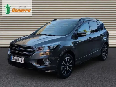 Usado Ford Kuga ST-Line 150 CV (110 kW) 2019 Gris SUV