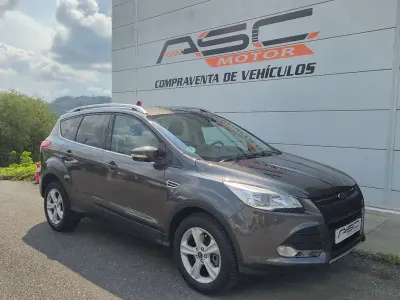Usado Ford Kuga Trend 150 CV (110 kW) 2016 Gris / plata SUV