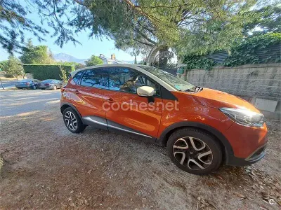 Usado Renault Captur Zen 120 CV (88 kW) 2015 Naranja SUV