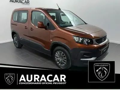 Usado Peugeot Rifter Style 130 CV (95 kW) 2021 Marrón Monovolumen