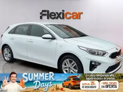 Usado Kia Ceed 120 CV (88 kW) 2019 Blanco Utilitario