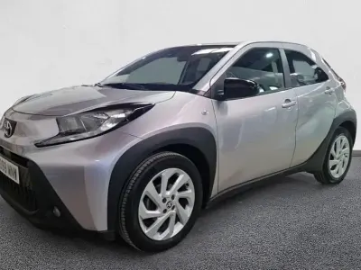Usado Toyota Aygo X Play 72 CV (52 kW) 2024 SUV