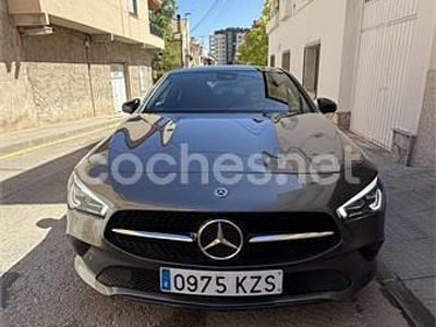 Usado Mercedes CLA200 156 CV (114 kW) 2019 Gris / plata Berlina