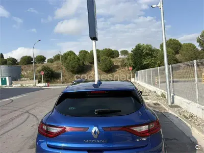 Usado Renault Mégane Bose Edition 160 CV (117 kW) 2018 Azul Berlina