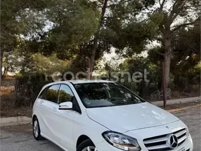 Usado Mercedes B200 136 CV (100 kW) 2019 Blanco Utilitario