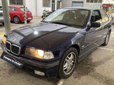 Usado BMW 318 140 CV (102 kW) 1998 Azul Berlina