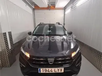 Usado Dacia Sandero Comfort 91 CV (66 kW) 2022 Gris / plata Berlina