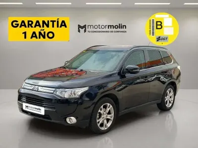 Usado Mitsubishi Outlander Motion 150 CV (110 kW) 2014 Negro SUV