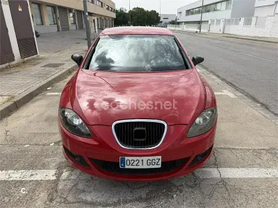 Usado Seat Leon Ecomotive 105 CV (77 kW) 2008 Rojo Utilitario