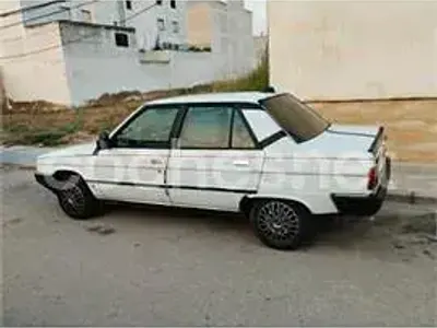 Usado Renault R9 55 CV (40 kW) 1984 Blanco Berlina