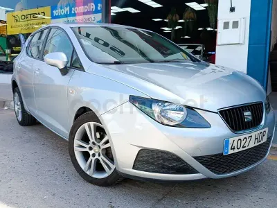 Usado Seat Ibiza Style 85 CV (62 kW) 2011 Gris / plata Berlina