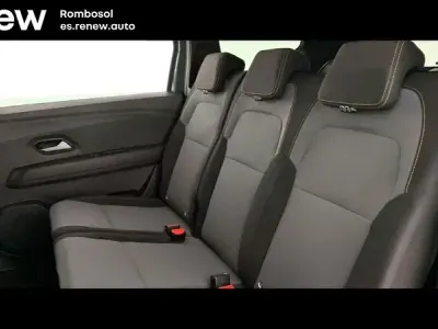 Usado Dacia Jogger Extreme 100 CV (73 kW) 2025 Verde Monovolumen
