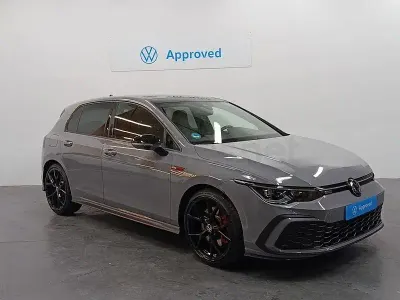 Usado VW Golf VIII GTI 245 CV (180 kW) 2023 Gris / plata Berlina