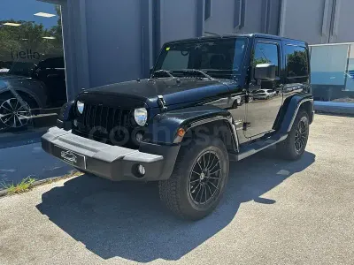 Usado Jeep Wrangler Sahara 200 CV (147 kW) 2016 Negro SUV
