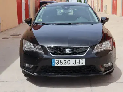 Usado Seat Leon Style 105 CV (77 kW) 2015 Negro Berlina