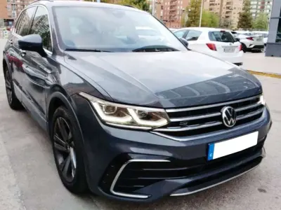 Usado VW Tiguan R-line 150 CV (110 kW) 2022 Gris SUV