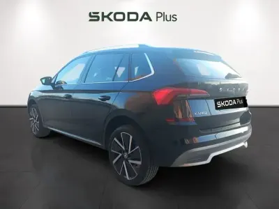 Usado Skoda Kamiq Sport 110 CV (80 kW) 2023 Negro SUV