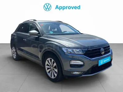 Usado VW T-Roc Advance 110 CV (80 kW) 2021 Gris / plata SUV
