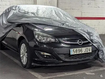 Usado Opel Astra Excellence 110 CV (80 kW) 2015 Negro Berlina
