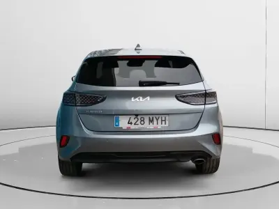 Usado Kia Ceed Edition 7 101 CV (74 kW) 2025 Gris Utilitario