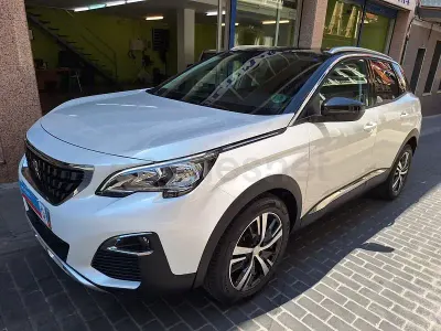 Usado Peugeot 3008 Allure 130 CV (95 kW) 2017 Blanco SUV