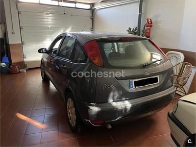 Usado Ford Focus Trend 115 CV (84 kW) 2003 Gris / plata Berlina
