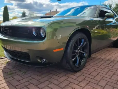 Usado Dodge Challenger 374 CV (275 kW) 2018 Verde Coupe