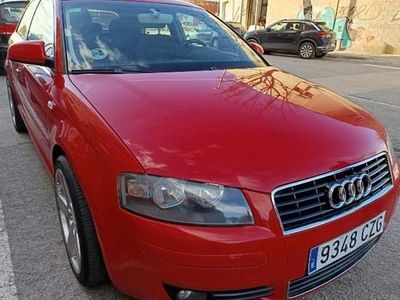 Usado Audi A3 Ambiente 105 CV (77 kW) 2004 Rojo Utilitario