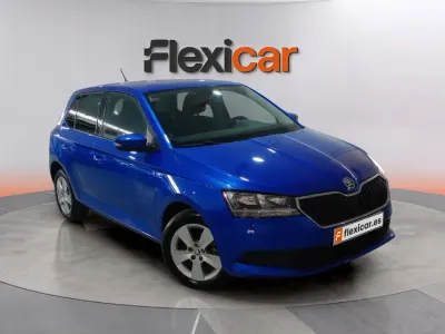Usado Skoda Fabia 75 CV (55 kW) 2019 Azul Utilitario