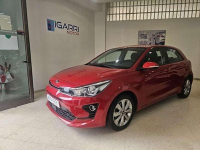 Usado Kia Rio 101 CV (74 kW) 2021 Burdeos Utilitario