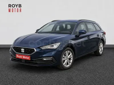 Usado Seat Leon Style 115 CV (84 kW) 2021 Gris / plata Berlina