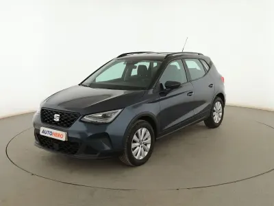 Usado Seat Arona Style 110 CV (80 kW) 2022 Gris SUV