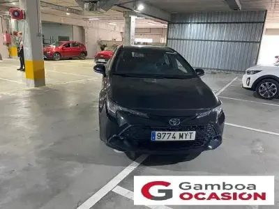 Usado Toyota Corolla Active 140 CV (102 kW) 2025 Negro Familiar