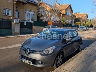 Usado Renault Clio IV Dynamique 90 CV (66 kW) 2014 Gris / plata Berlina