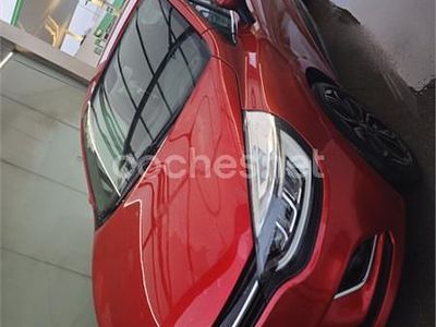 Usado Renault Clio GrandTour Zen 120 CV (88 kW) 2017 Rojo Familiar
