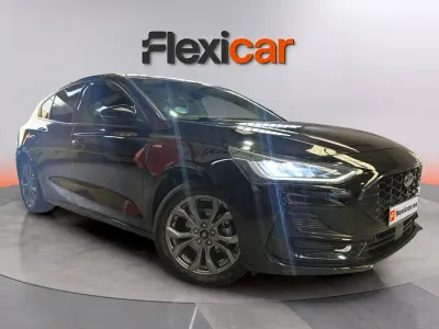 Usado Ford Focus ST-Line 155 CV (114 kW) 2023 Negro Berlina