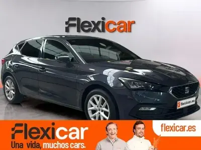 Usado Seat Leon Style 130 CV (95 kW) 2021 Gris