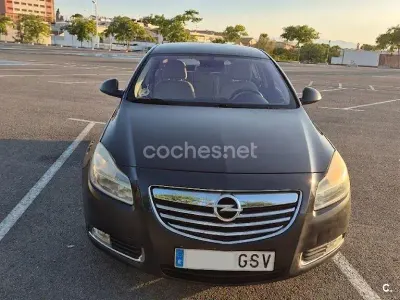 Usado Opel Insignia Edition 130 CV (95 kW) 2010 Negro Berlina