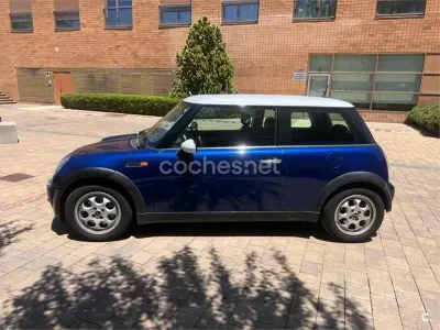 Usado Mini ONE 90 CV (66 kW) 2001 Azul Utilitario