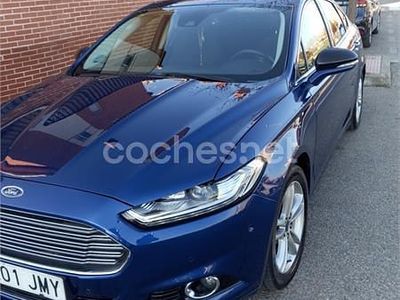 Usado Ford Mondeo Titanium 150 CV (110 kW) 2016 Violeta / lila Berlina