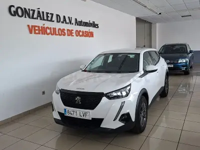 Usado Peugeot 2008 Active 110 CV (80 kW) 2021 Blanco SUV