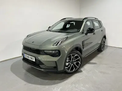 Usado Lynk & Co 01 276 CV (202 kW) 2026 Verde SUV