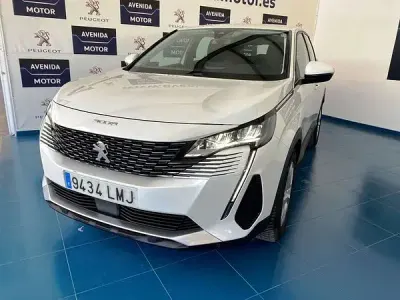 Usado Peugeot 3008 Active 130 CV (95 kW) 2021 SUV
