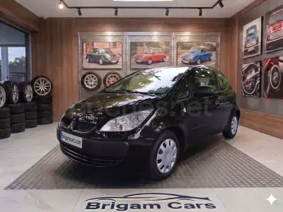 Usado Mitsubishi Colt Invite 75 CV (55 kW) 2006 Negro Berlina